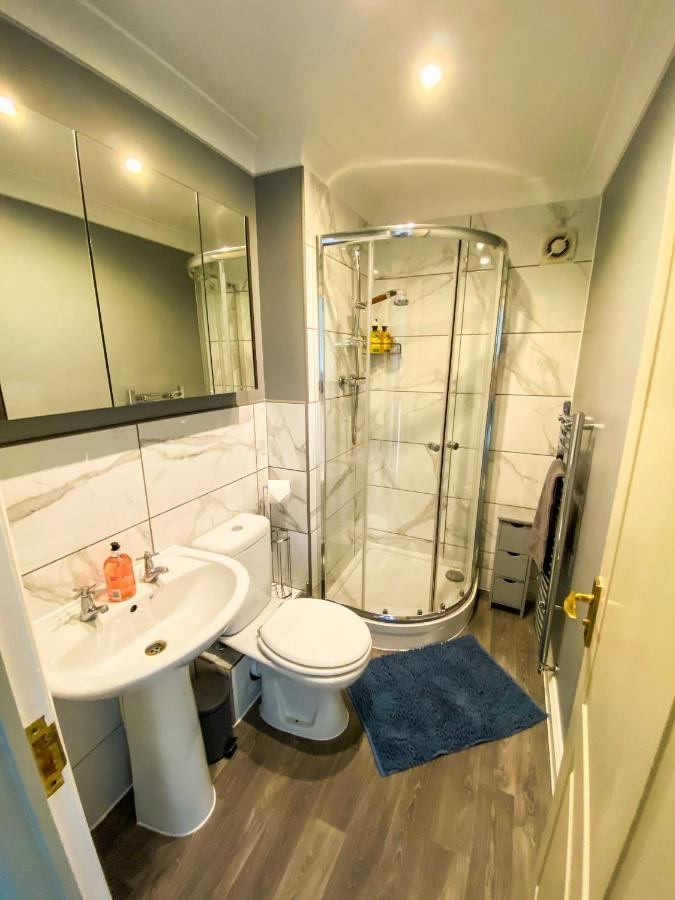 Kings Quarters Boutique Rooms Hartford  Екстериор снимка